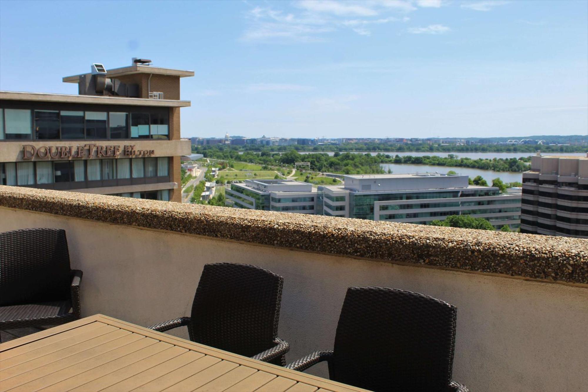 Doubletree By Hilton Washington Dc - Crystal City Hotel Arlington Exterior photo